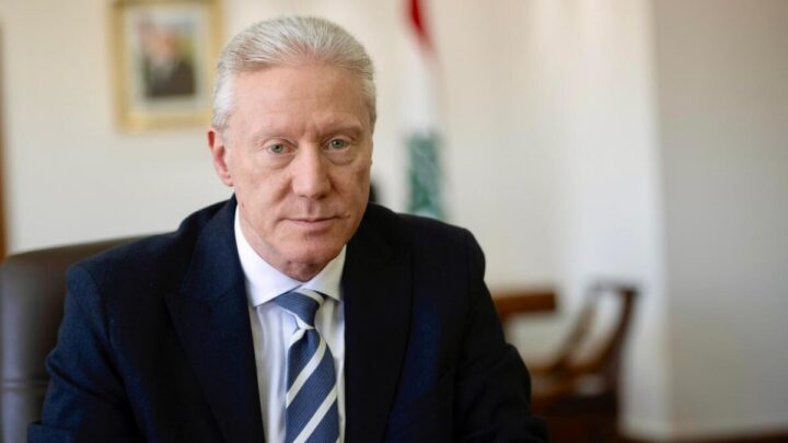 رجي يدافع عن تواصل معوض مع سفير العدو حتى خارج التفاوض