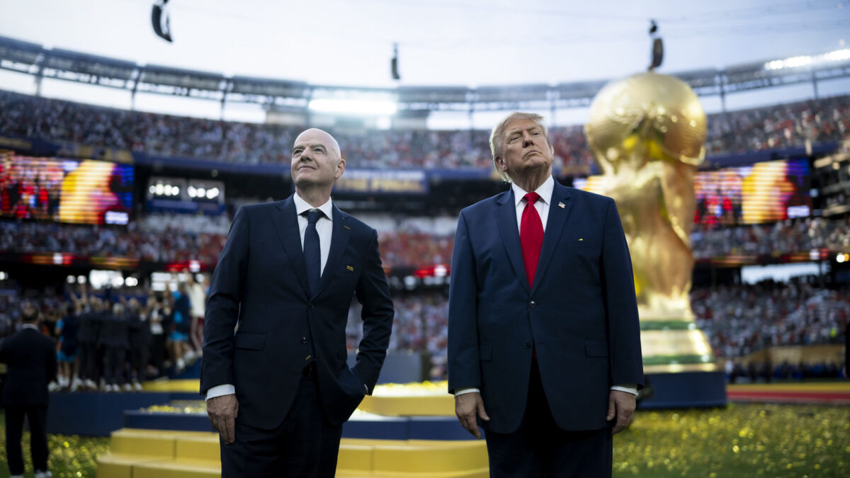 هل أثر اتصال ترامب في قرار “فيفا” بشأن مهاجم منتخب أمريكا؟ - صورة مميزة هل أثر اتصال ترامب في قرار “فيفا” بشأن مهاجم منتخب أمريكا؟