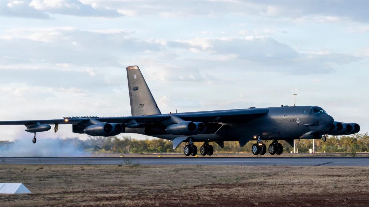 القوات الجوية الأمريكية تمنح B-52 نظام اتصالات قمر صناعي جديد