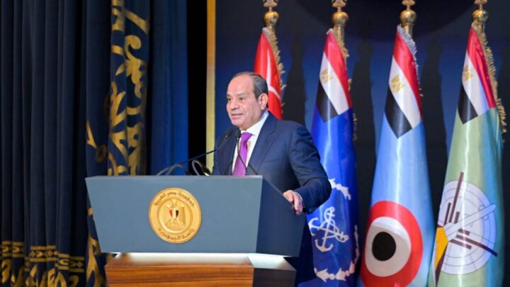 السيسي: لا أجهز أحدا للرئاسة.. مصر دولة كبيرة لا يليق بها التوريث