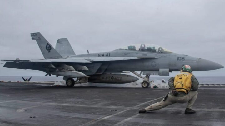 لم يعد من الممكن دعم كمبيوتر أسلحة Super Hornet