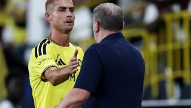 بسبب رونالدو.. مشادة كلامية حادة بين مدرب النصر السعودي وأحد الصحفيين