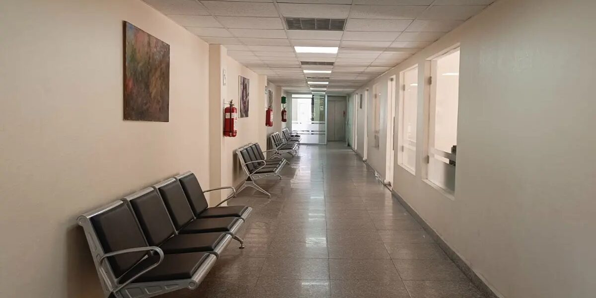الإضراب يشلّ إدارات سرايا صيدا.. وامتناع عن استقبال المعاملات