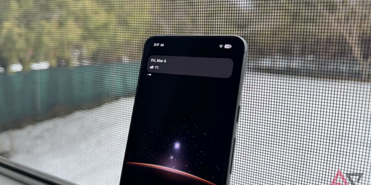 أدى هذا التغيير إلى إيقاف أداة Pixel’s At a Glance من محاربة ورق الحائط ال بي