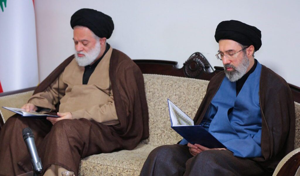 أعلن التلفزيون الرسمي الإيراني أن مجتبى خامنئي نجل المرشد الأعلى الراحل قد تم تعيينه خلفا له