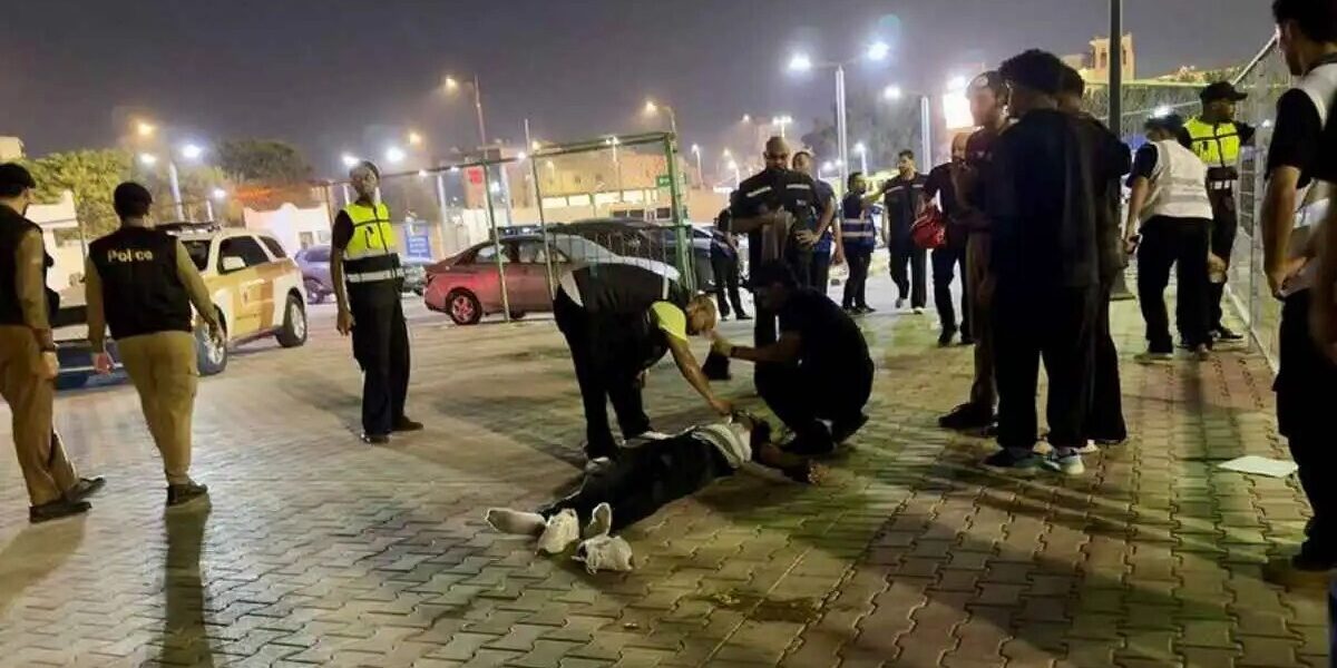 أكثر من 50 حالة إغماء في مباراة الهلال والخليج في دوري روشن (فيديو- وصور)