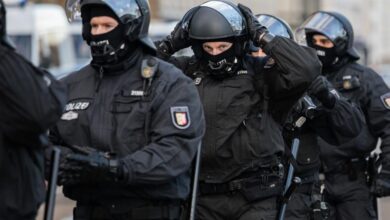 ألمانيا تحتجز مشتبها بدعوى نقل أسلحة إلى حركة “حماس”