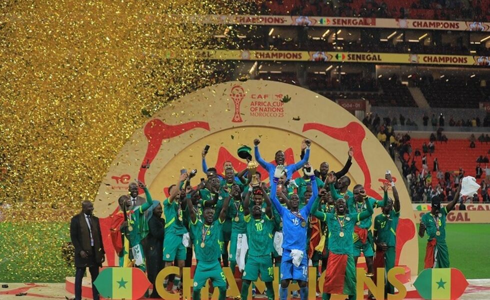 أول لاعب سنغالي يعلق على سحب لقب كأس إفريقيا من منتخب بلاده ومنحه للمغرب