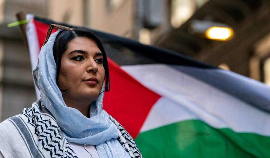 إحباط مخطط لإلقاء قنابل حارقة على منزل ناشط فلسطيني من قبل عملية سرية لشرطة نيويورك