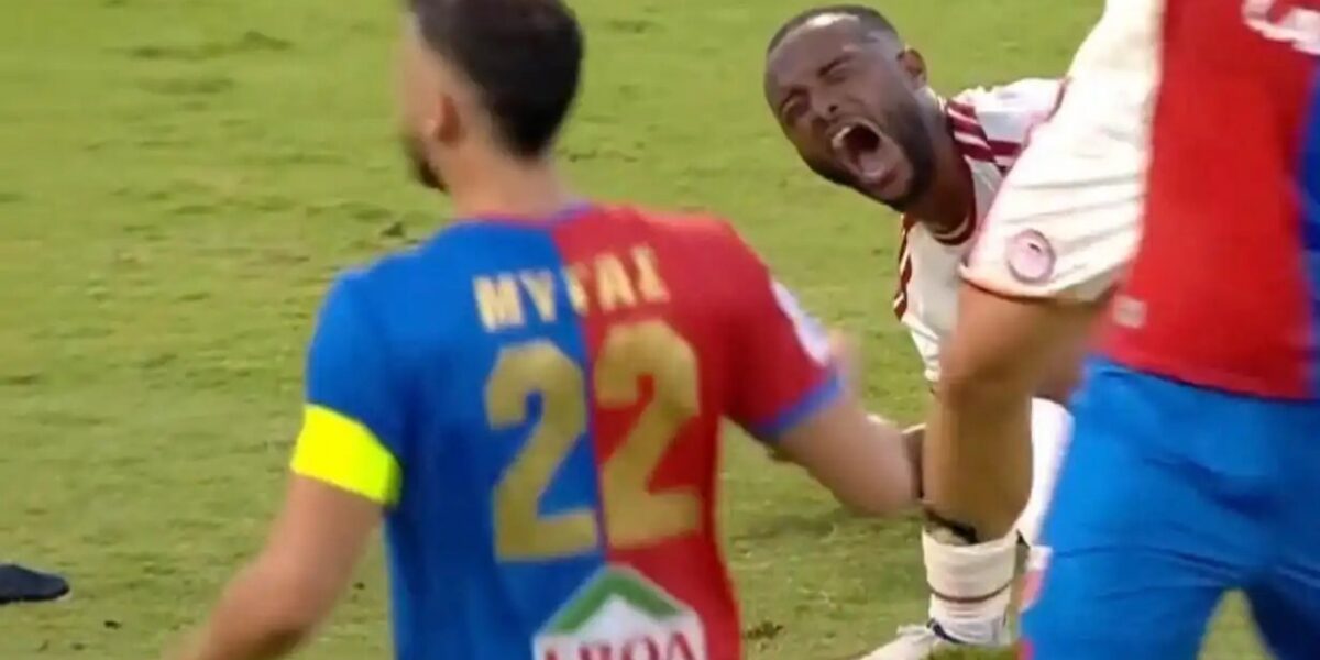 إصابة مروعة لأيوب الكعبي في الدوري اليوناني (فيديو)