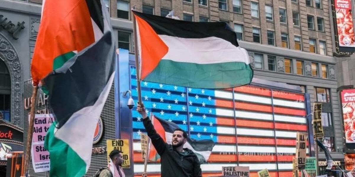 استطلاع: نسبة التعاطف الأمريكي مع فلسطين تجاوزت “إسرائيل” لأول مرة