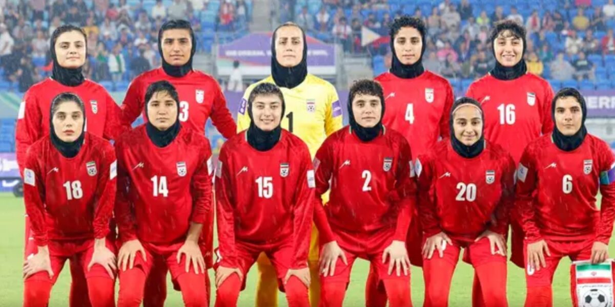 استقبال حافل للاعبات منتخب إيران لكرة القدم للسيدات في طهران