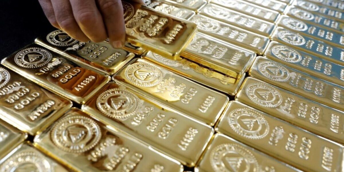 الأسواق العالمية: الذهب قرب أعلى مستوى في 3 أشهر والنفط يتراجع
