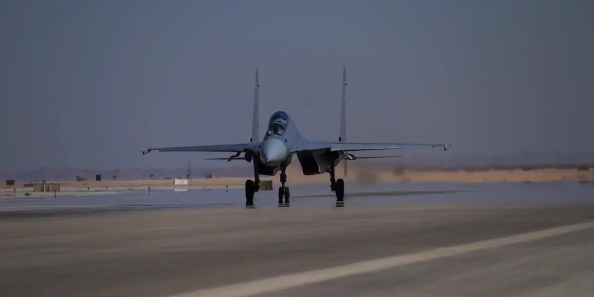 الإعلام الهندي: J-16 الصينية في مواجهة رافال المصرية.. مناورات تمنح بكين فرصة لدراسة المقاتلة الفرنسية التي يشغلها سلاح الجو الهندي