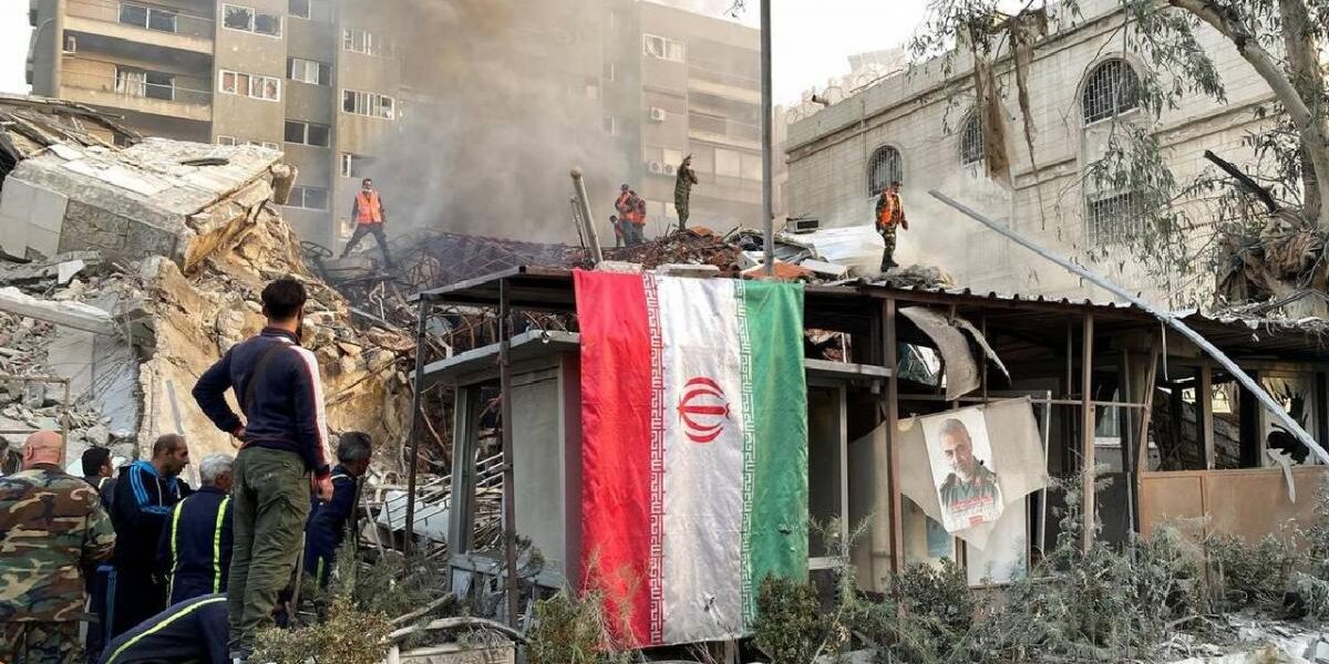 الاستخبارات الأمريكية: العملية العسكرية لم تؤثر على النظام في إيران