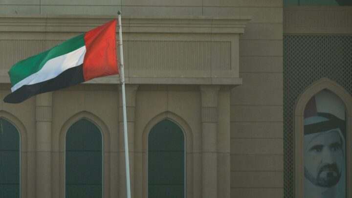الدفاع الإماراتية تعلن التصدي لـ121 هدفا جويا إيرانيا جديدا