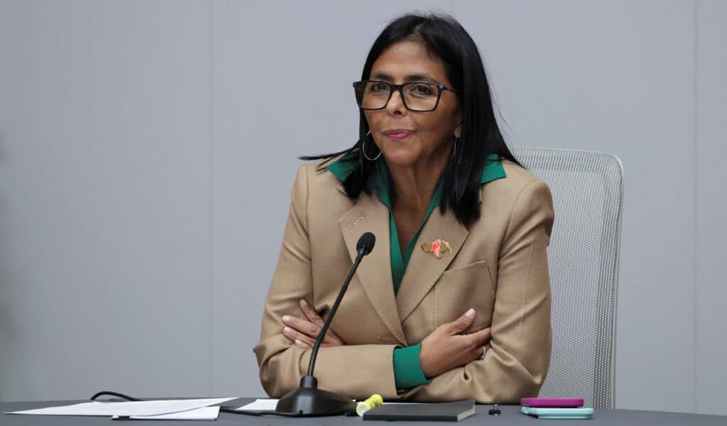 الرئيس الفنزويلي بالوكالة يعين وزيرًا جديدًا للدفاع ليحل محل الموالي لمادورو منذ فترة طويلة