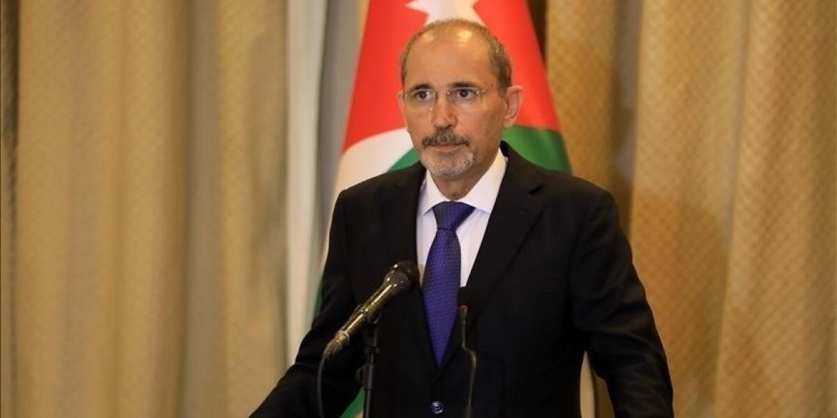 الصفدي: الأردن رفض تمديد إقامة واعتماد دبلوماسيين إيرانيين