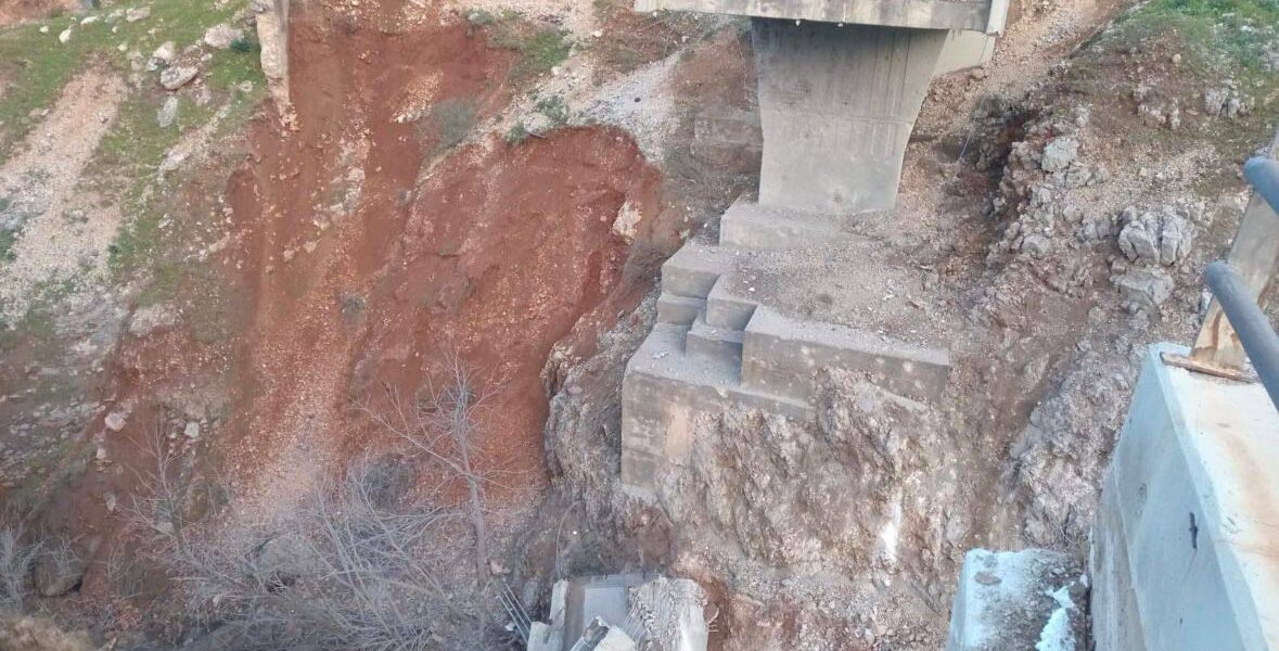 الطيران الحربي أغار مرتين على جسر الدلافة ما أدّى إلى تدميره