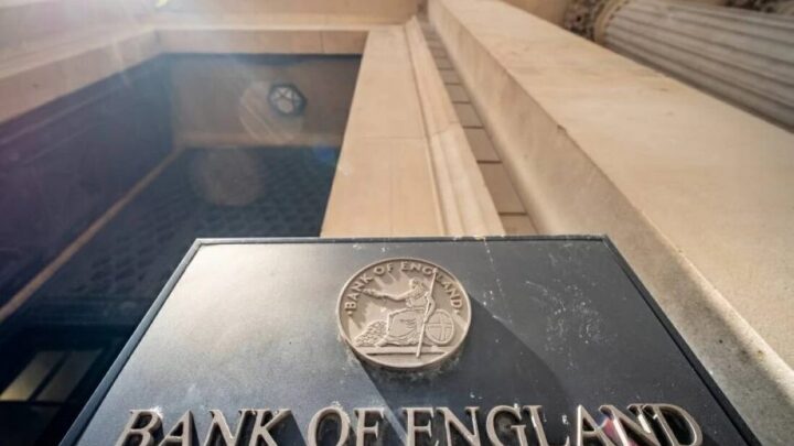 الفائدة البريطانية تحت ضغط أسعار الطاقة.. وبيلي يحذّر من استمرار التضخم
