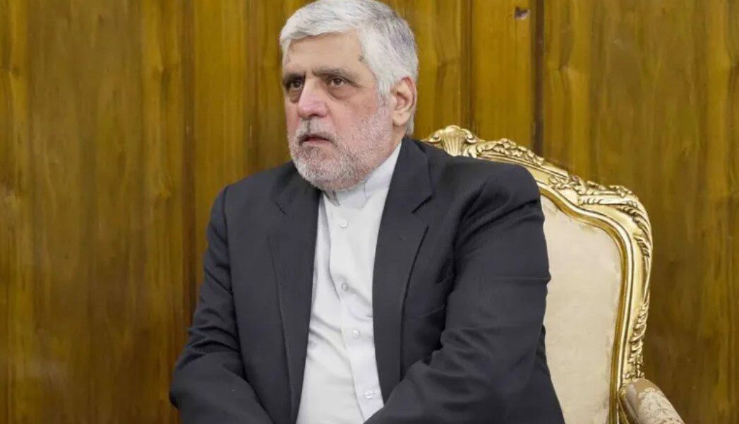اللقاء التشاوري لعشائر بعلبك – الهرمل يدين قرار طلب مغادرة السفير الإيراني
