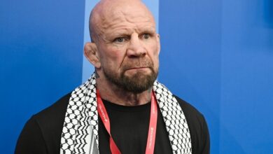 المقاتل مونسون يستنكر قرار الاتحاد الدولي للتزلج بسحب صفة “الرياضي المحايد” من متزلجين روس
