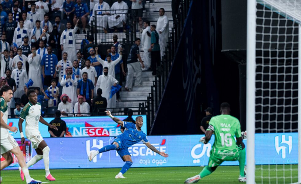 الهلال يحسم الكلاسيكو أمام الأهلي بثلاثية ويعتلي قمة الدوري السعودي