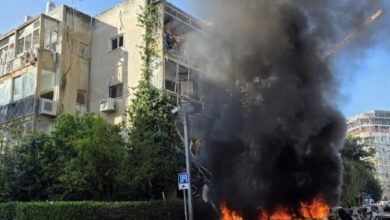 بالفيديو والصور 6 إصابات ودمار مبانٍ في “تل أبيب” جراء صواريخ إيرانية