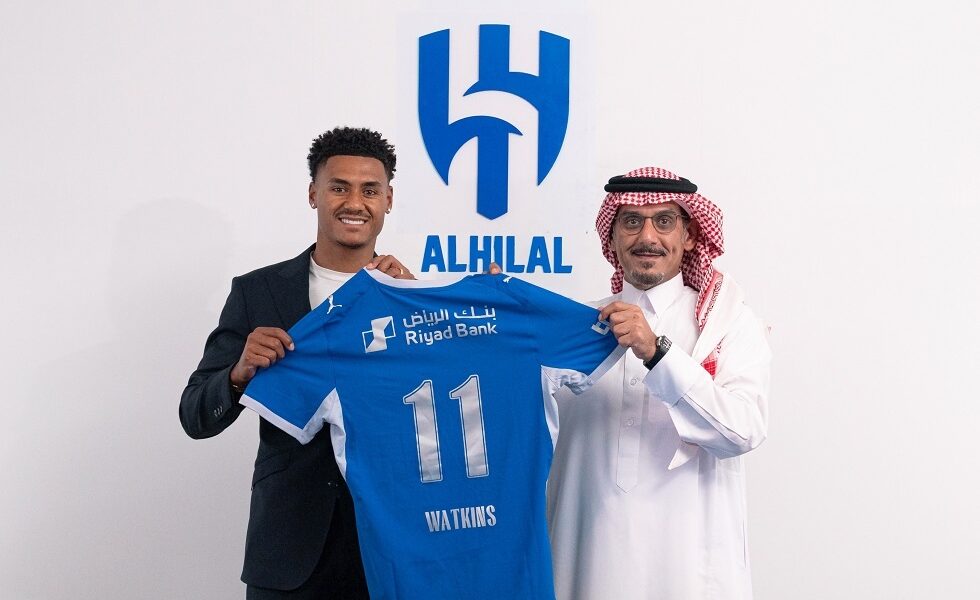 بعد التخلص من بنزيما.. الهلال السعودي يعلن التعاقد مع مهاجم أستون فيلا