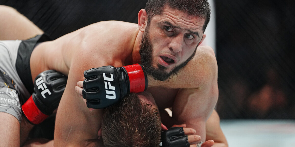 بعد انتصاره الأخير.. ماخاتشيف يتوعد بثلاث مواجهات قوية في UFC