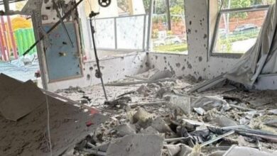 تضرر عدة مباني بسقوط رؤوس عنقودية إيرانية وسط “إسرائيل”