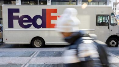 تطلق FedEx خدمة التوصيل في نفس اليوم مع OneRail لمنافسة Amazon وWalmart