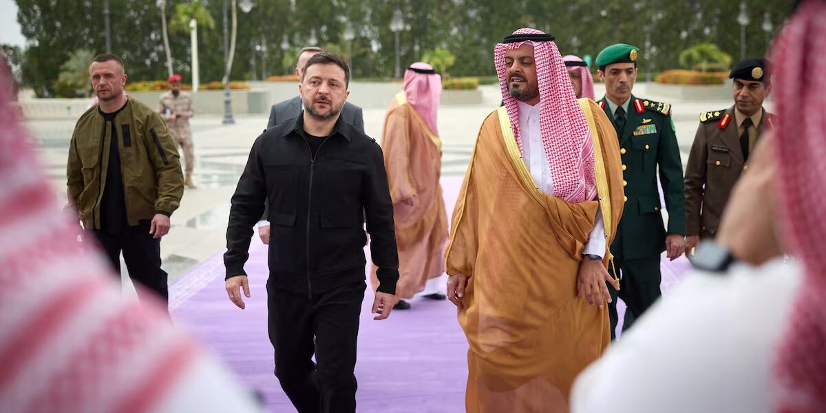 تقدم أوكرانيا لحلفائها في الخليج دفاعًا بطائرات بدون طيار في محاولة للحصول على صواريخ باتريوت النادرة