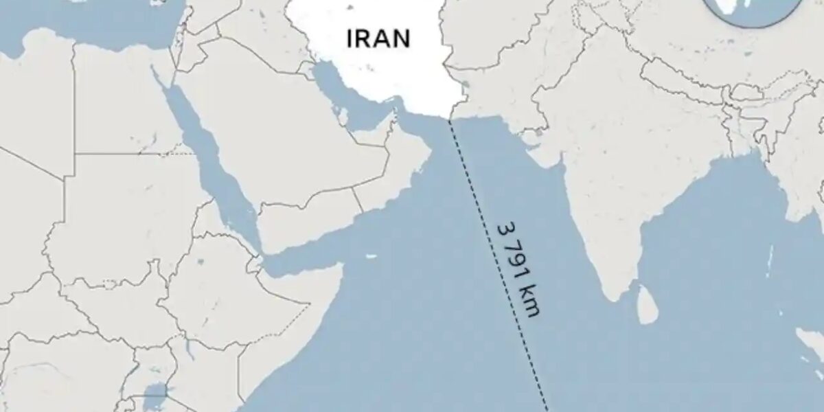 تنطلق منها القاذفات والغواصات النووية والمدمرات الأمريكية.. إيران تطلق صواريخ باليستية على قاعدة دييغو غارسيا في المحيط الهندي تبعد 4000 كيلومتر عن حدودها