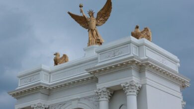جنرال متقاعد يصف قوس ترامب المقترح بالقرب من أرلينغتون بأنه “تدنيس للمقدسات”