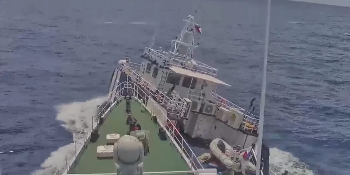 خفر السواحل الصيني يصطدم بسفينة فلبينية بالقرب من بالاوان
