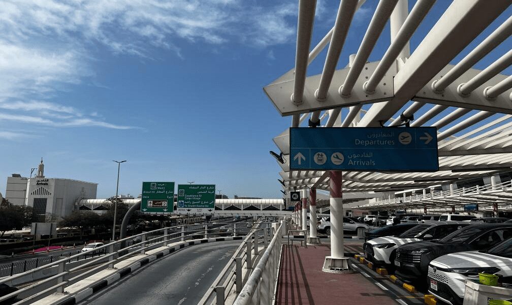 دبي سقوط مسيرتين بمحيط المطار الدولي يخلف 4 إصابات