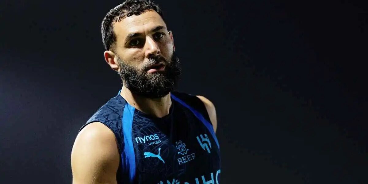 رد فعل كريم بنزيما بعد رغبة الهلال في رحيله