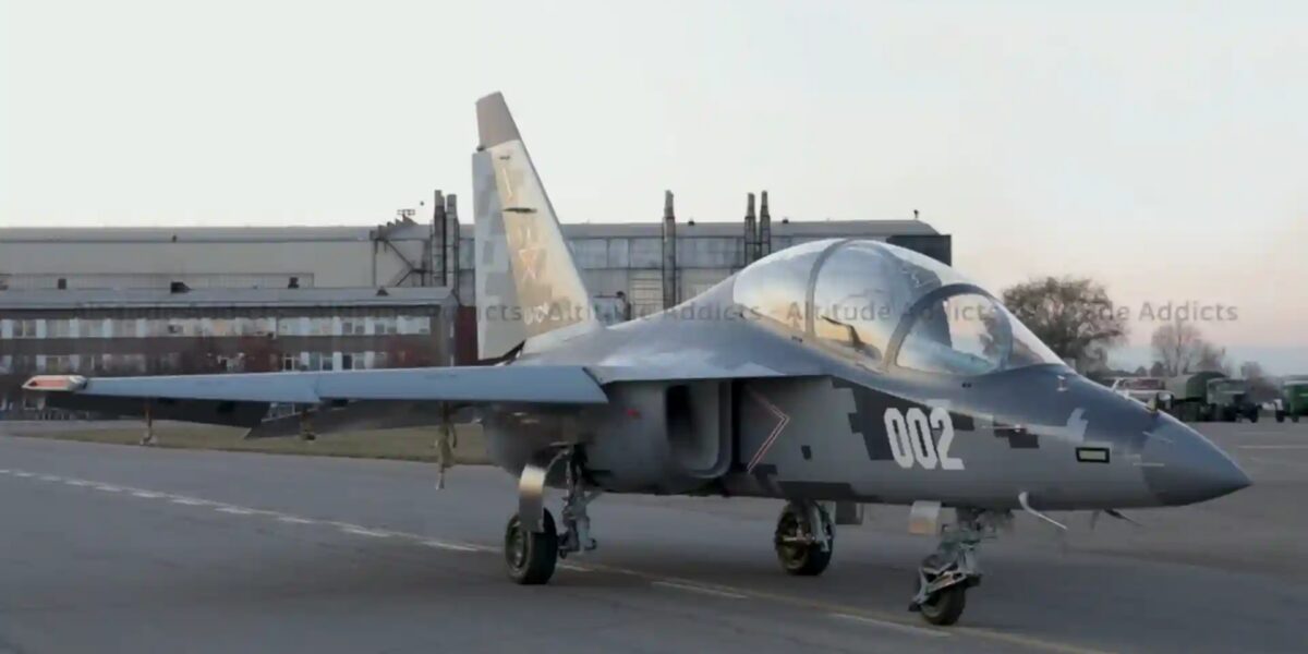 روس أوبورون إكسبورت تعرض الطائرة المطورة Yak-130M في مصر