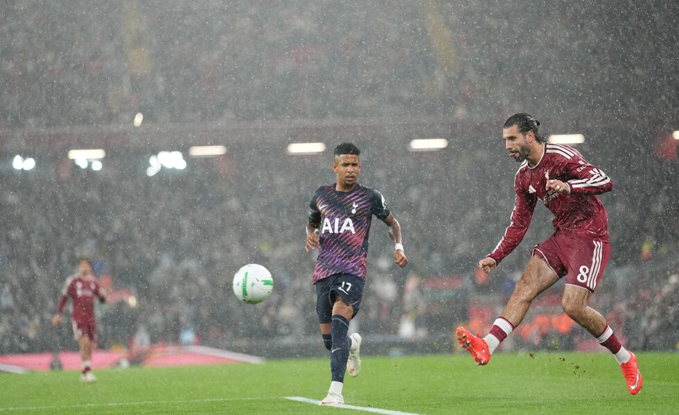 سوبوسلاي يبصم على هدف عالمي.. ليفربول يتخطى توتنهام بثلاثية في كأس الرابطة