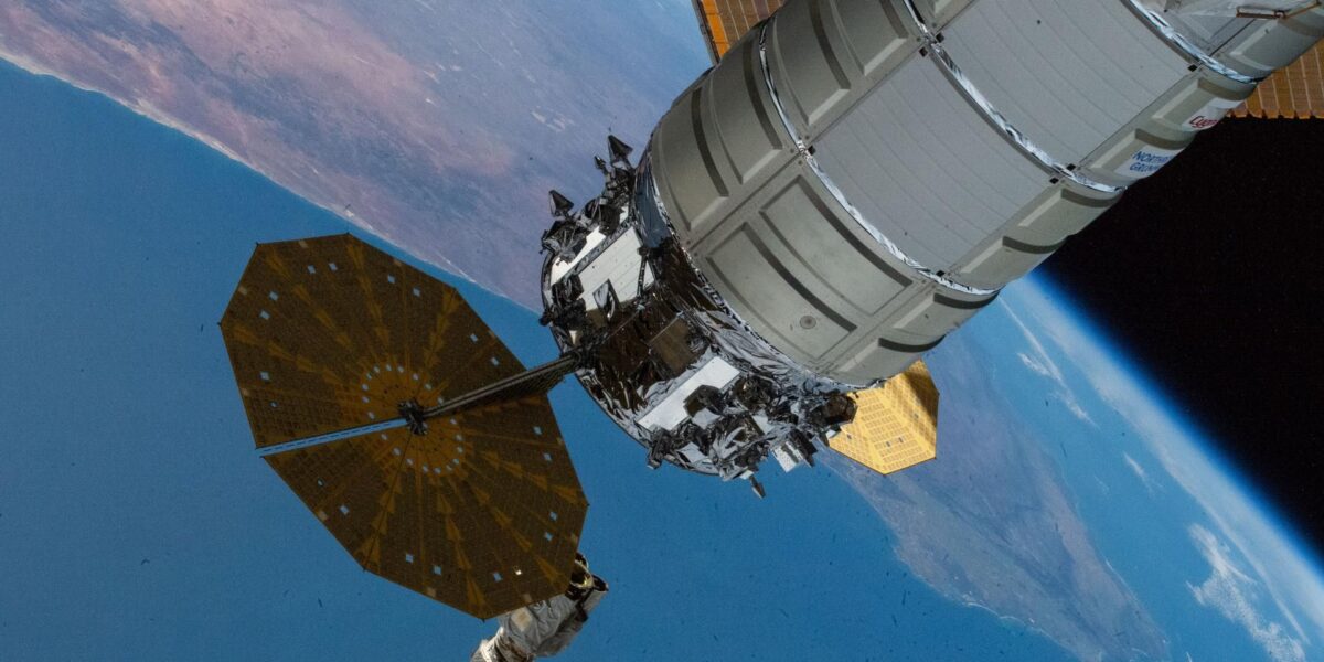 شاهد مركبة الشحن الفضائية الأولى “Cygnus XL” التابعة لشركة Nohrop Grumman تغادر المحطة الفضائية في 12 مارس