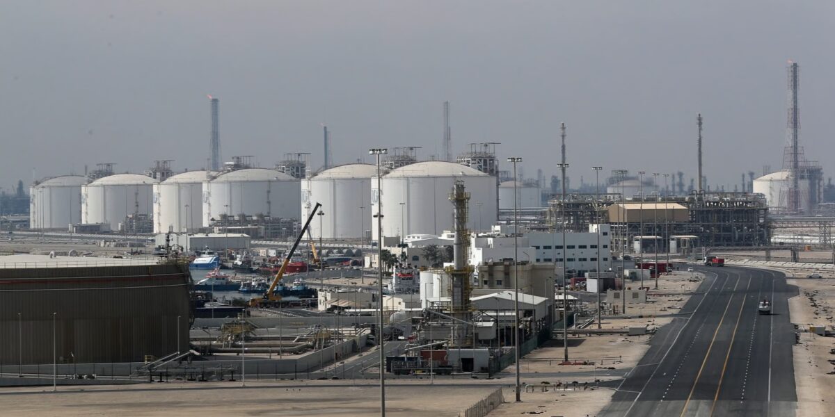 صادرات قطر من الغاز الطبيعي المسال تنهار بنسبة 96%، مما يؤدي إلى محو 24 مليار دولار من إيرادات الغاز