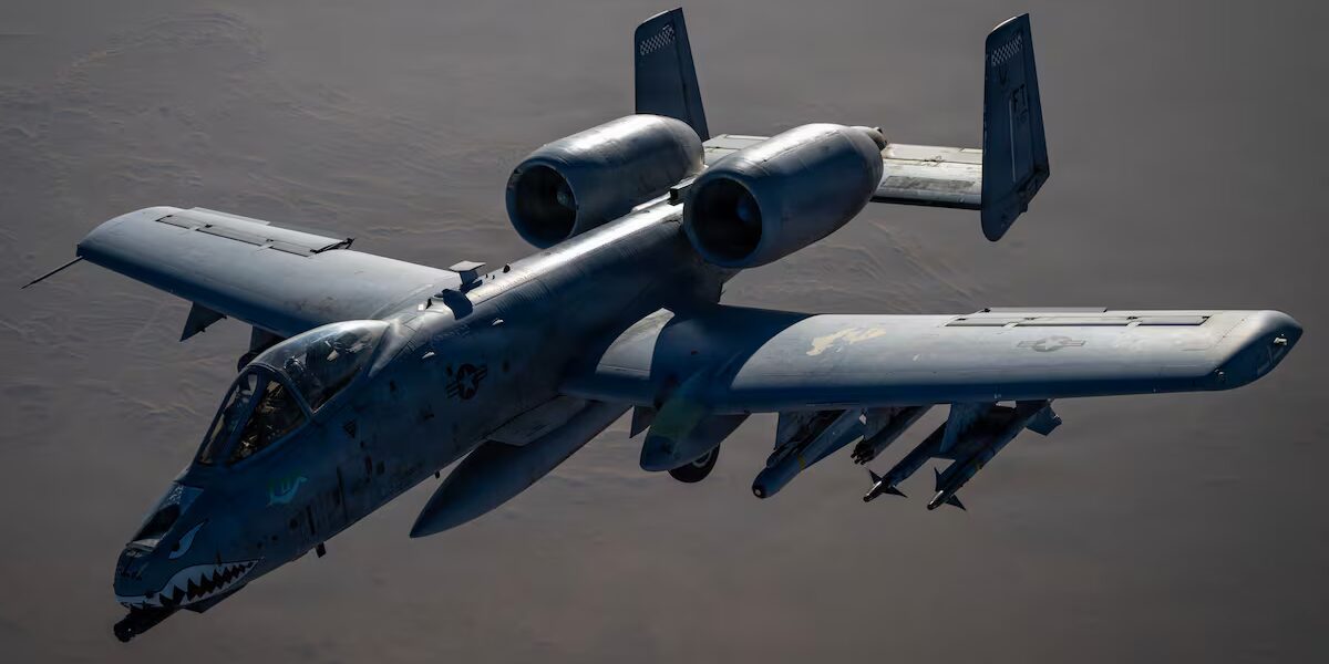 طائرات A-10 Warthogs تستهدف طائرات الهجوم السريع الإيرانية في مضيق هرمز