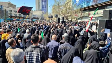 غارديان: إستراتيجية “قطع الرأس” قد تأتي بنتائج عكسية في إيران | أخبار