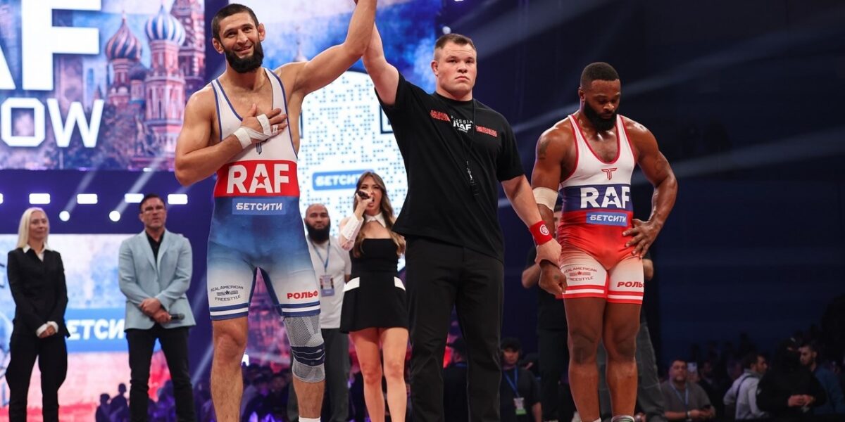 في 94 ثانية.. شيماييف يشعل الأجواء ويسقط وودلي في “RAF” موسكو (فيديو)