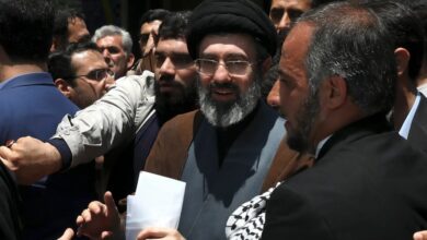 في إيران.. من يحاربون هم من يديرون المفاوضات | أخبار