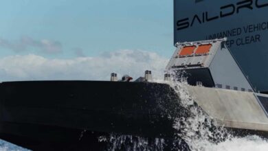 فيديو: Saildrone Surveyor USV يطلق النار على شركة Lockheed Martin JAGM أثناء RIMPAC