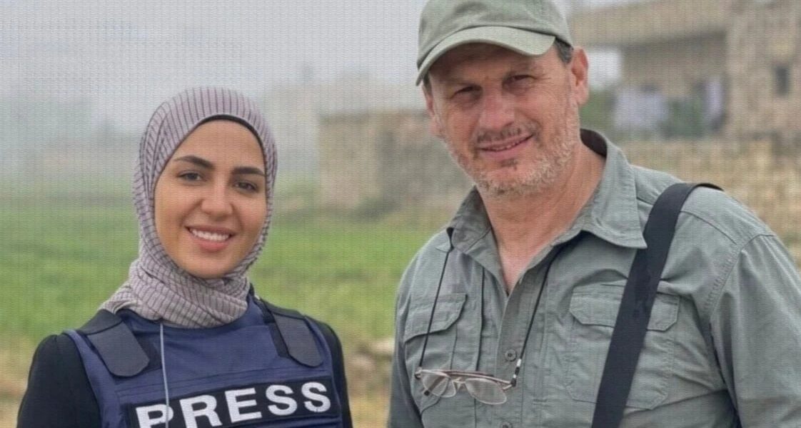 قناتا “المنار” و”الميادين” تشيعان الشهداء الزملاء علي شعيب وفاطمة فتوني ومحمد فتوني بشكل رمزي لوضعهم وديعة في ثرى الضاحية الجنوبية لبيروت