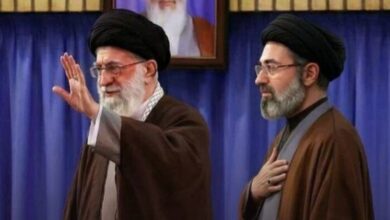 كبار المسؤلين في البلاد يبايعون آية الله السيد مجتبى الخامنئي قائداً ثالثا للثورة الاسلامية
