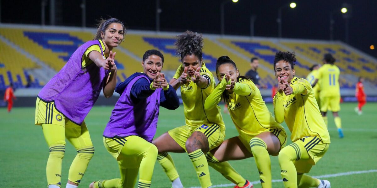 كريستيانو رونالدو يدعم سيدات النصر (صورة)